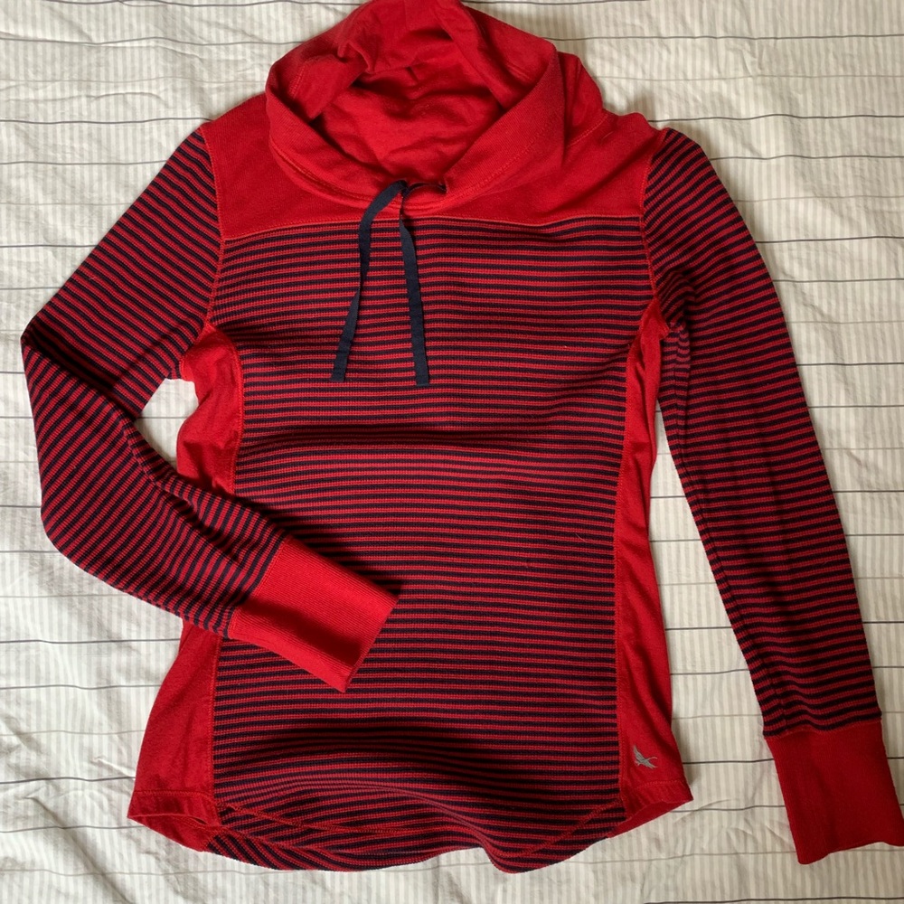 Eddie Bauer thermal material cowl neck top